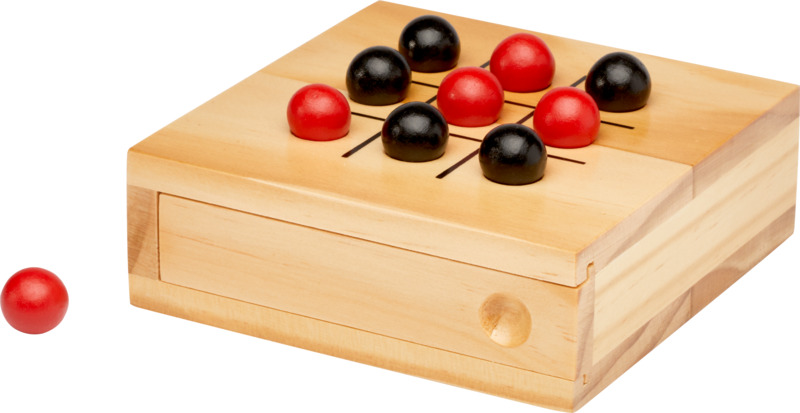 Strobus wooden tic-tac-toe game