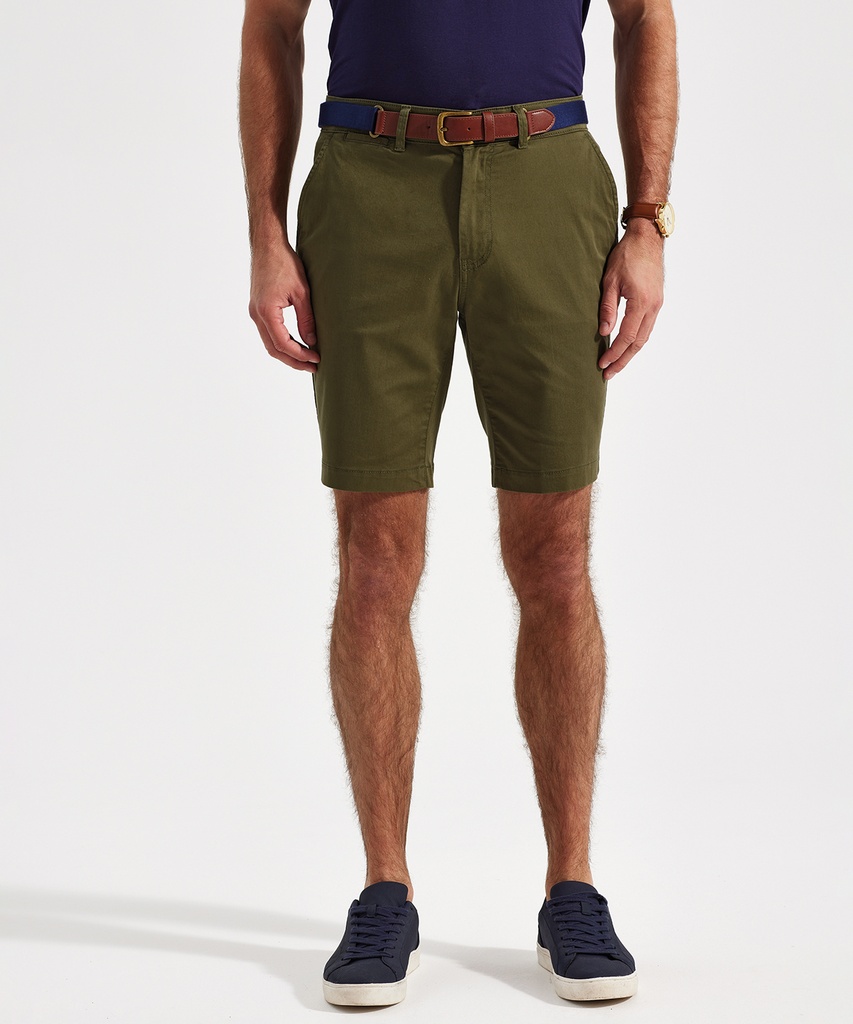 Menís lightweight chino shorts