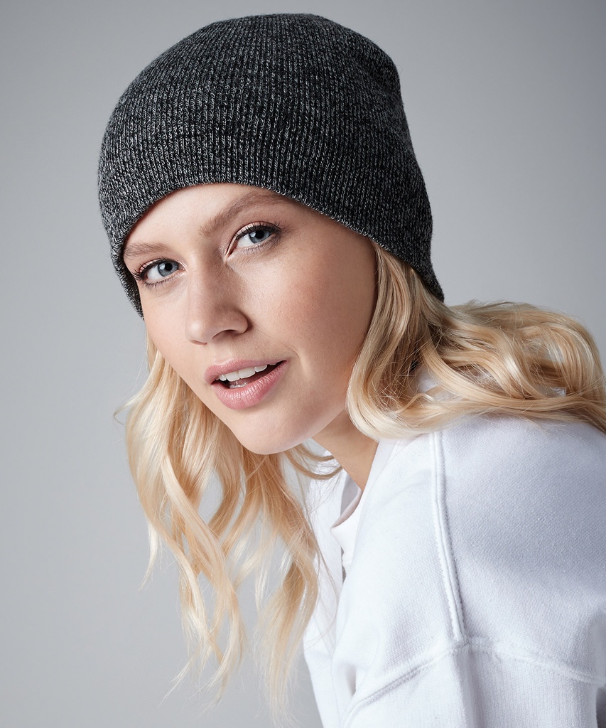 Two-tone pull-on beanie