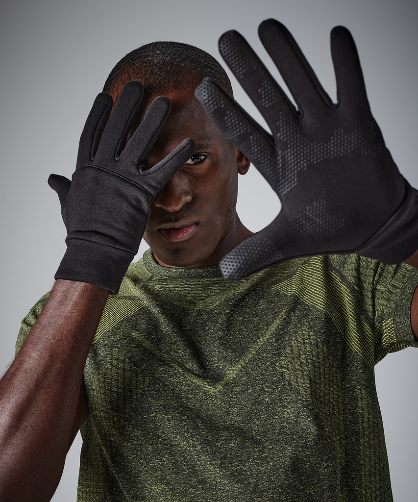 Softshell sports tech gloves